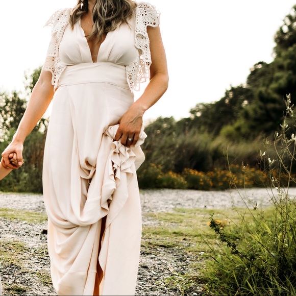 White Poppy Wrap Dress - Naturale Lace - Picture 6 of 7